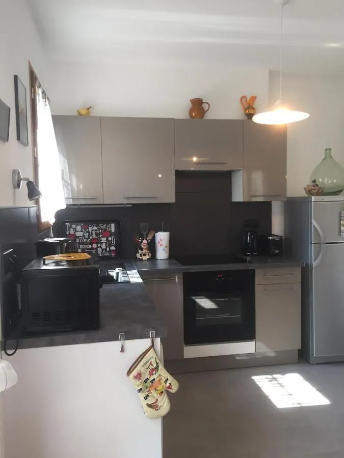 Maison De Vacances Jocelyne Holiday home Lauris