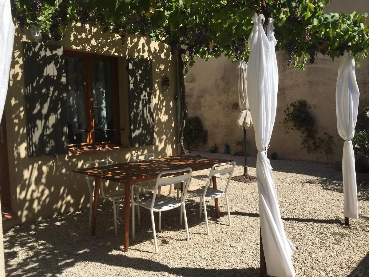 Maison De Vacances Jocelyne Holiday home Lauris 0*,  France