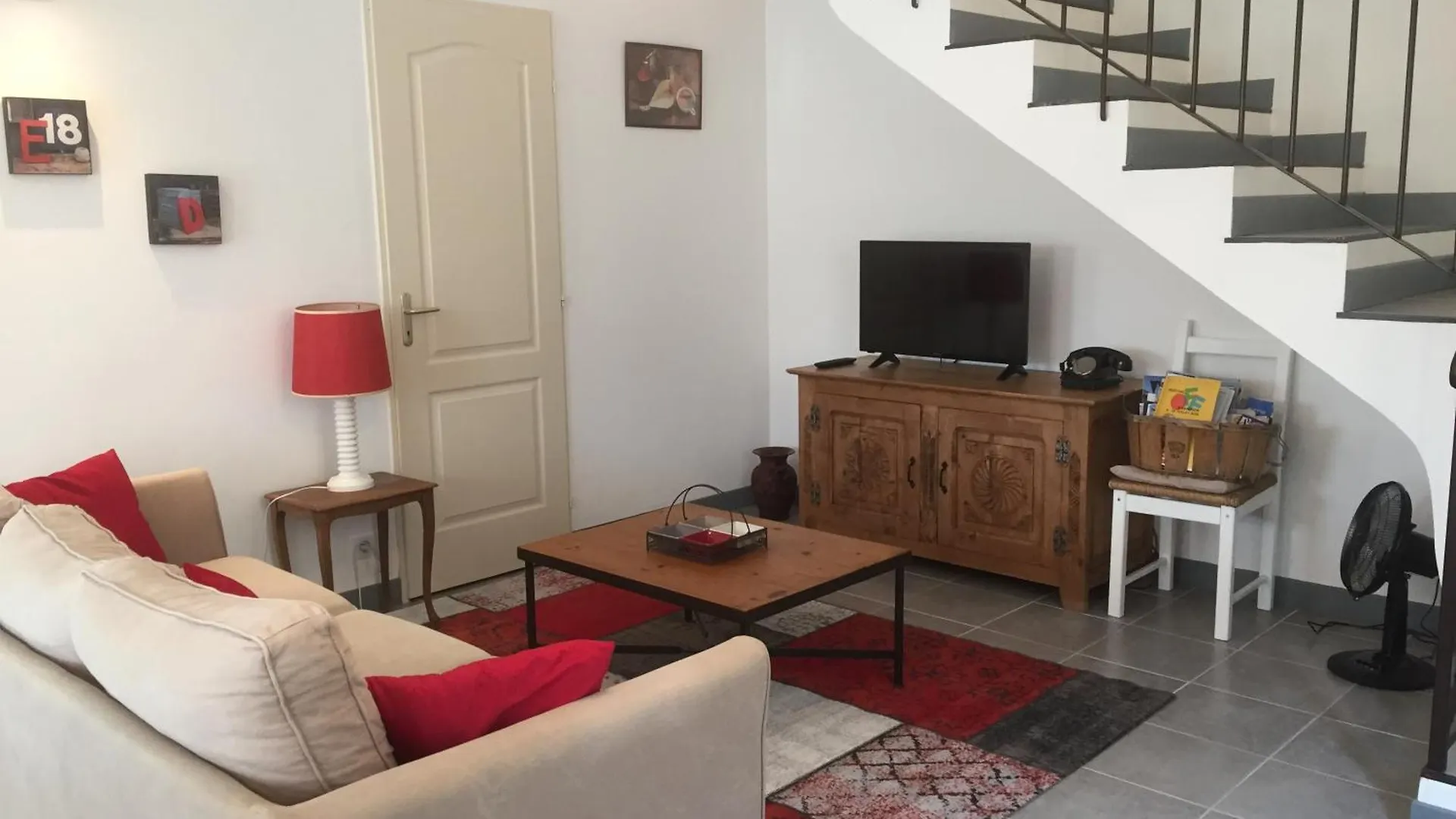 Maison De Vacances Jocelyne Holiday home Lauris