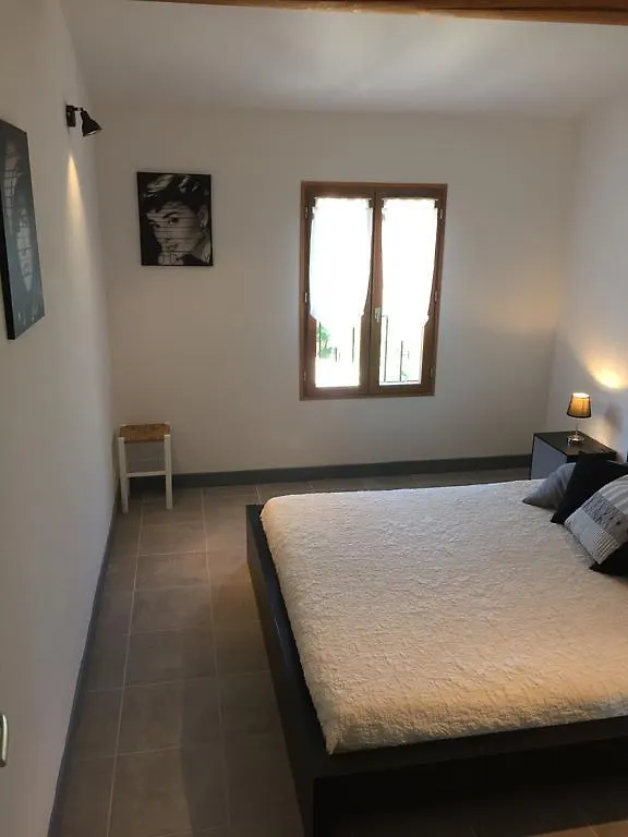 Maison De Vacances Jocelyne Holiday home Lauris